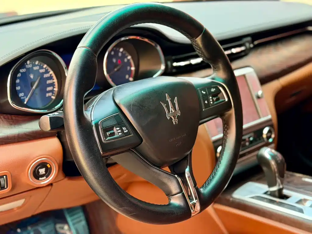 Maserati Quattroporte — миниатюра 10