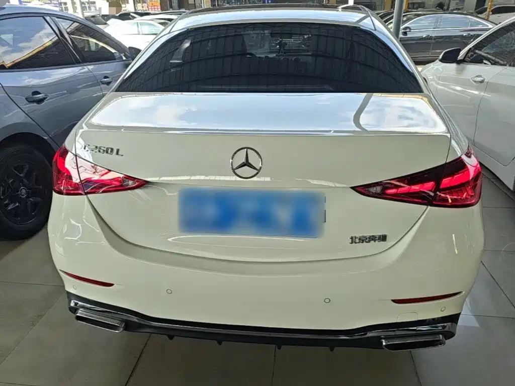 Mercedes-Benz C-Class — миниатюра 6
