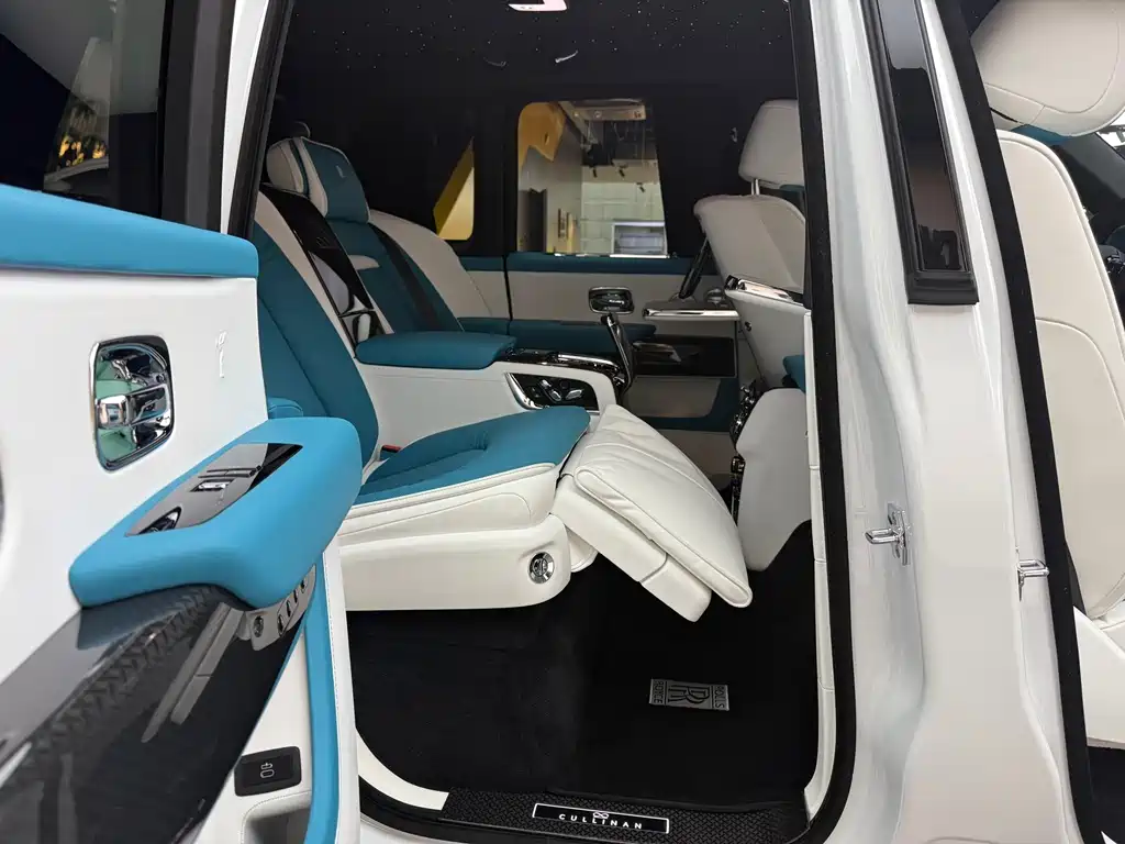 Rolls-Royce Cullinan Black Badge, фото 11