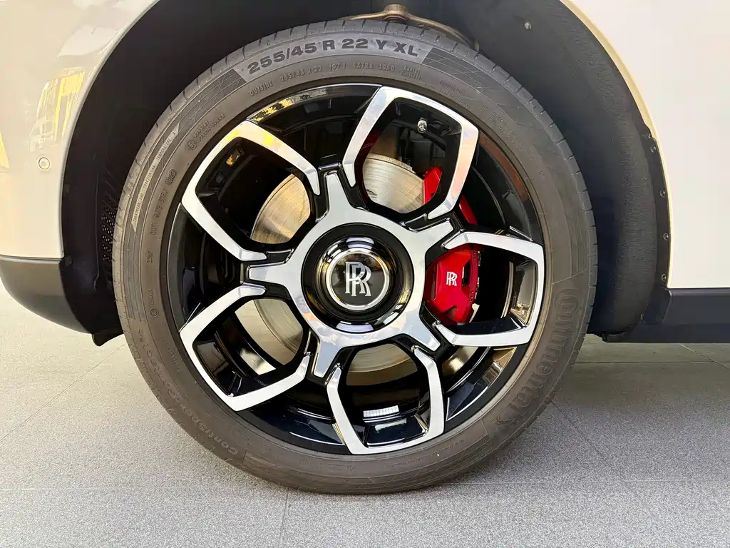 Rolls-Royce Cullinan Black Badge, фото 22