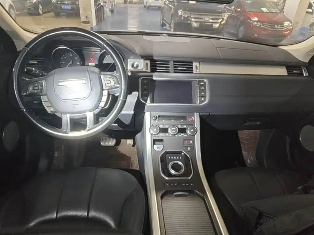 Land Rover Evoque — миниатюра 10