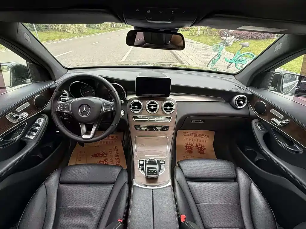 Mercedes-Benz GLC 2016 GLC 300 4MATIC