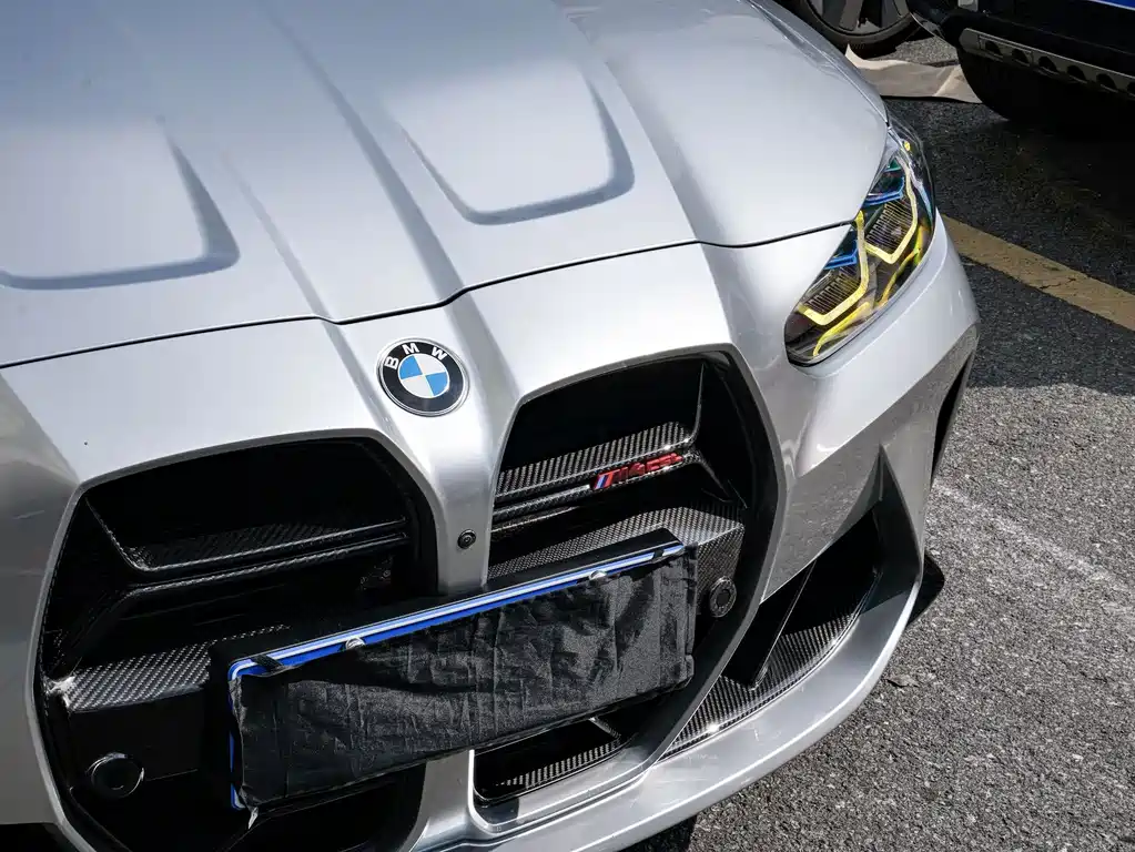BMW M4 — миниатюра 3