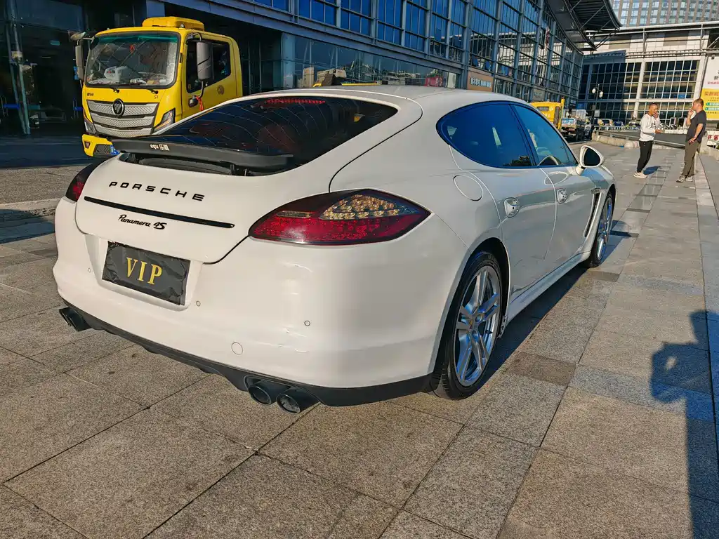 Porsche Panamera — миниатюра 5