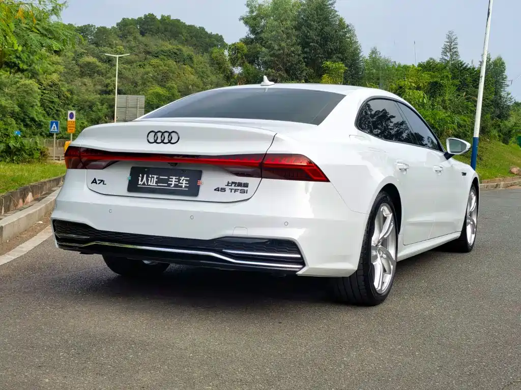 Audi A7L — миниатюра 7