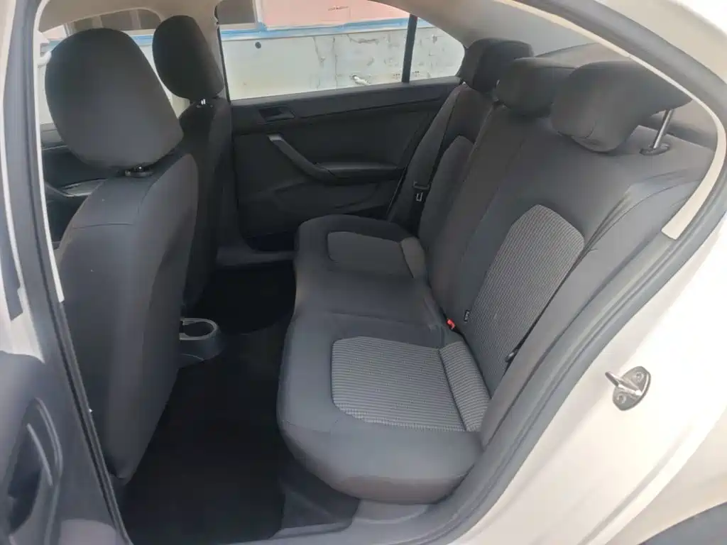 Volkswagen Santana — миниатюра 17