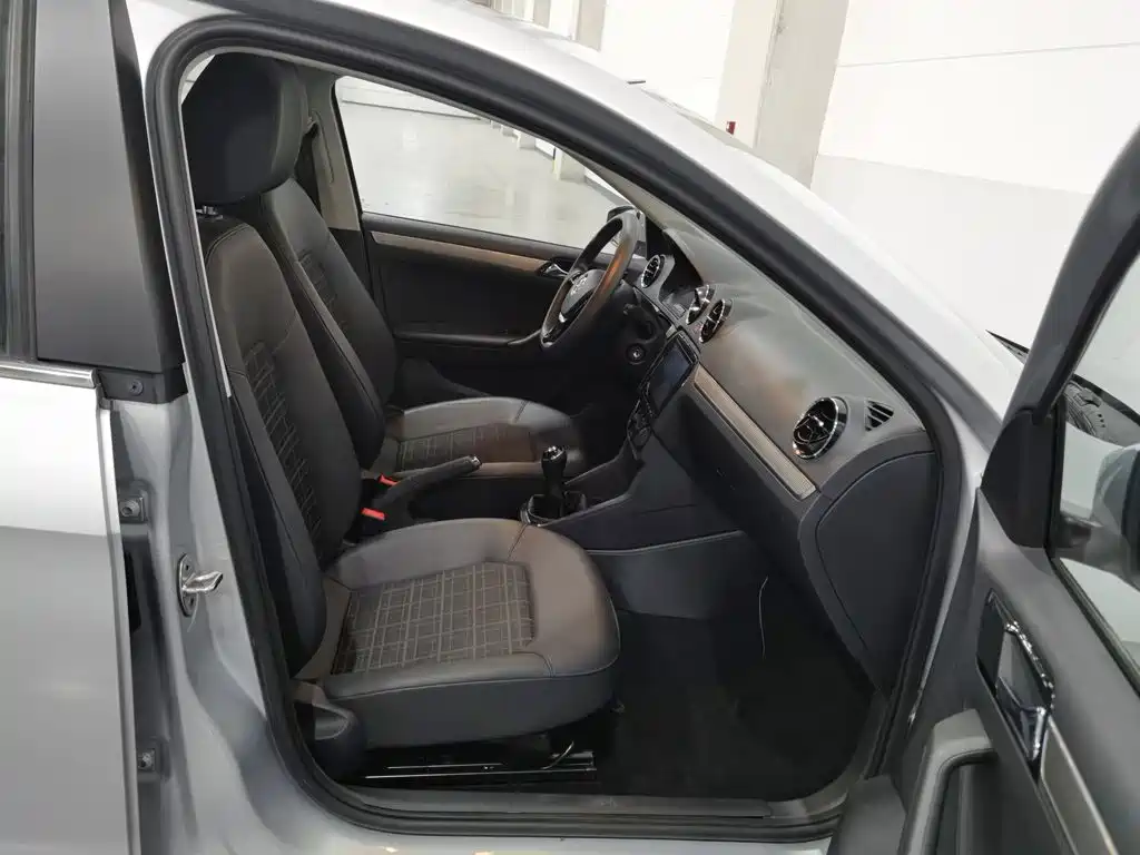 Volkswagen Jetta — миниатюра 23