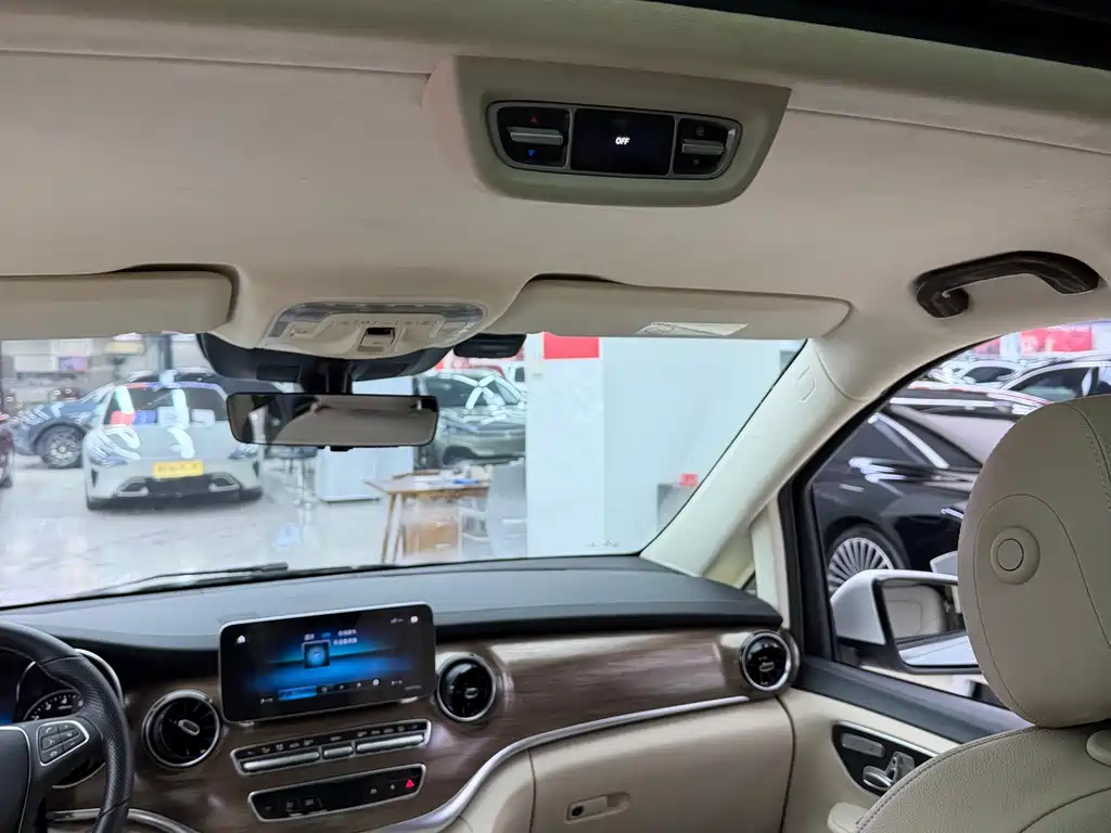 MERCEDES-BENZ V CLASS