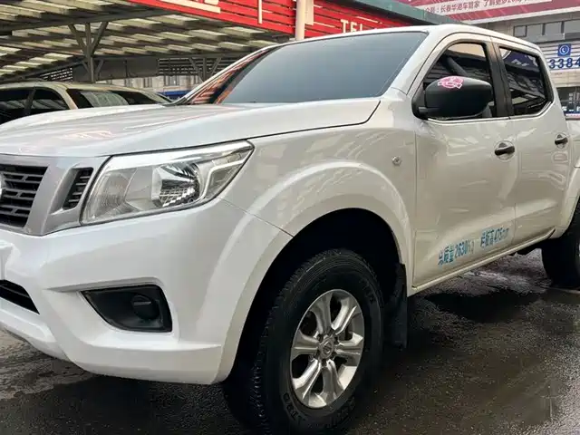 nissan navarra