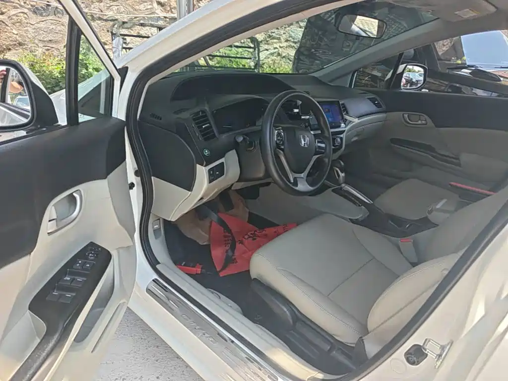 Honda Civic — миниатюра 16