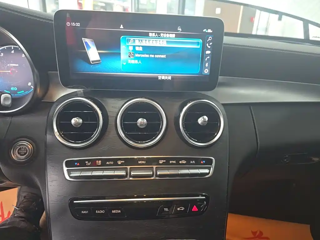Mercedes-Benz C-Class — миниатюра 13