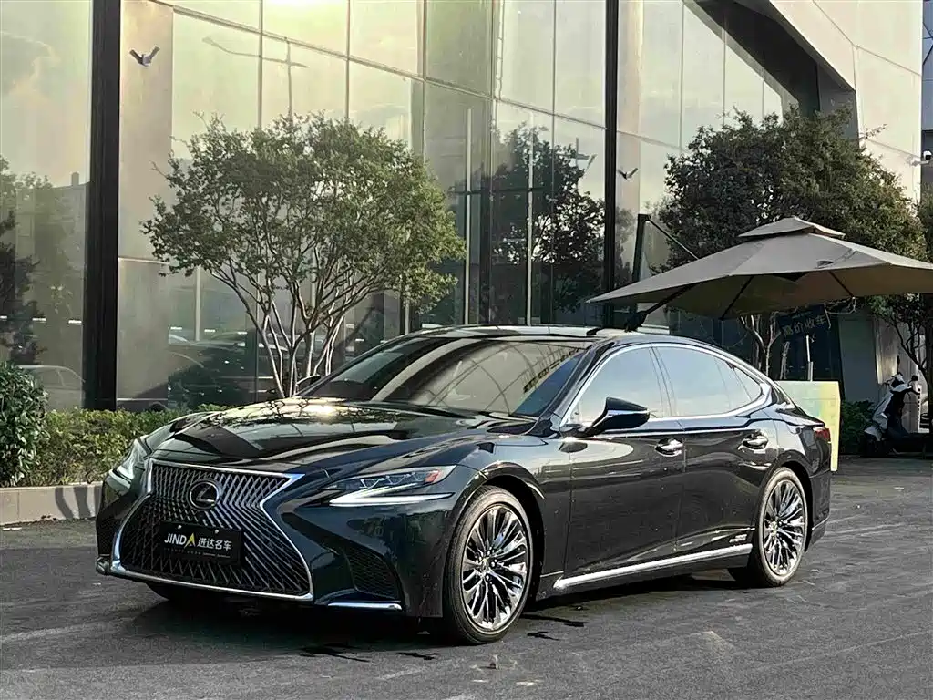 Lexus LS