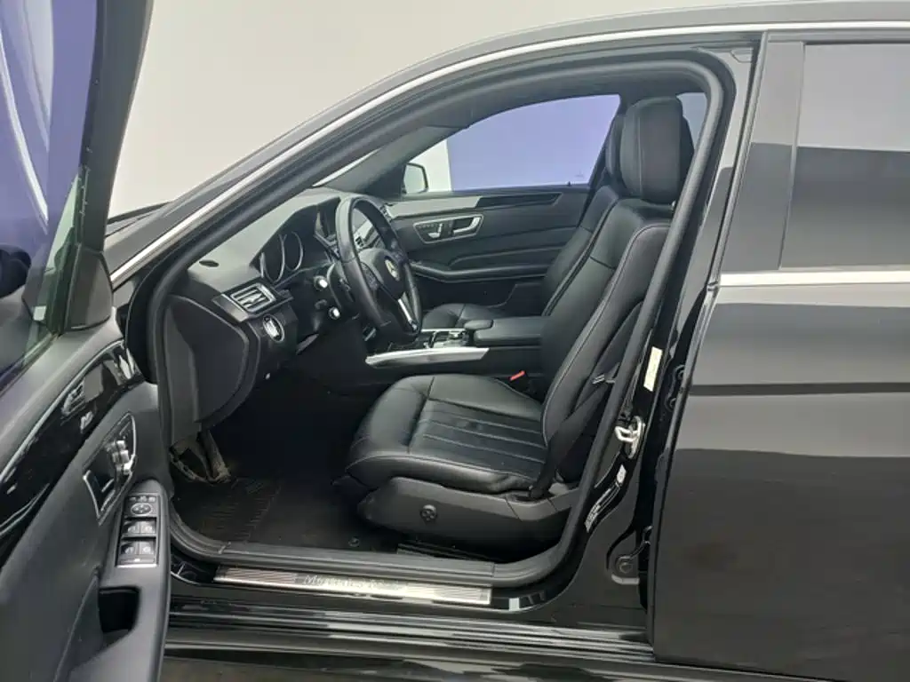 Mercedes-Benz E-Class — миниатюра 8