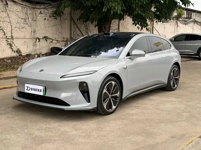 NIO NIO ET5T 2024
