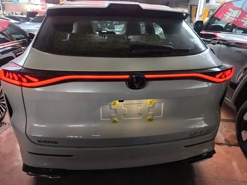 Changan UNI-Z New Energy — миниатюра 6