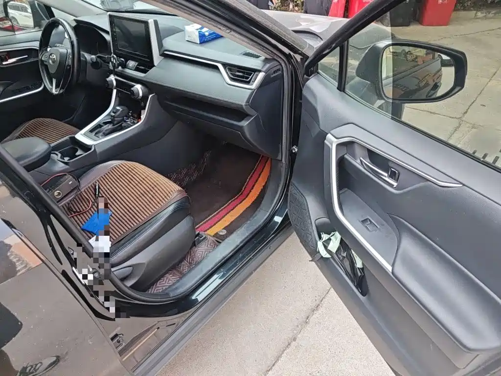 Toyota RAV4 — миниатюра 20