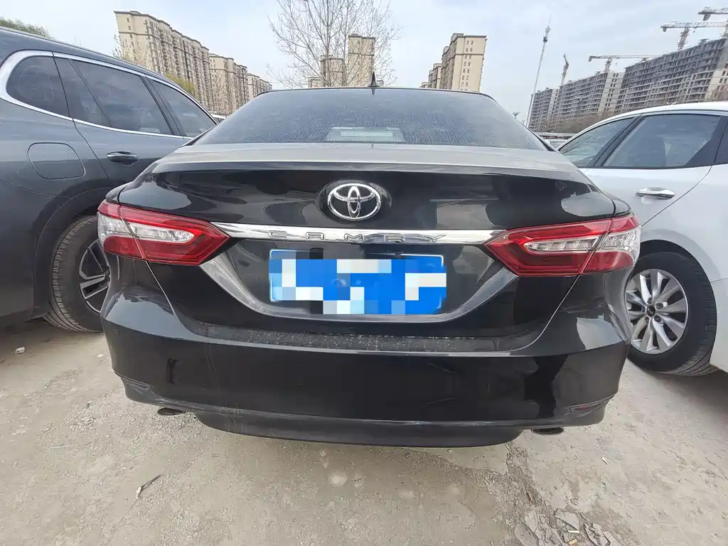 TOYOTA CAMRY