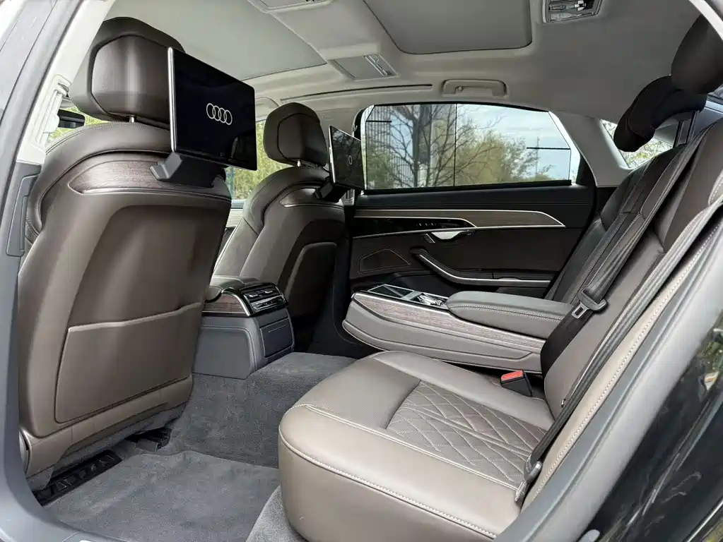 Audi A8 — миниатюра 5
