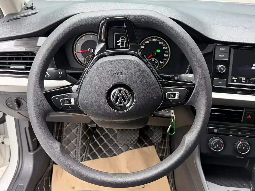 Volkswagen Lavida — миниатюра 7