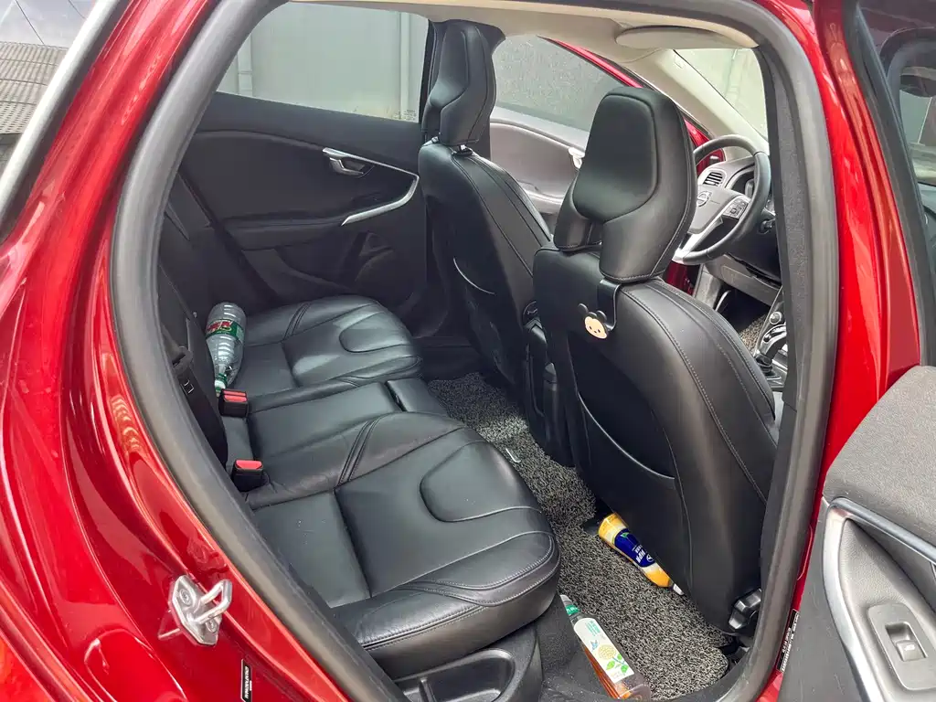 Volvo V40 — миниатюра 11