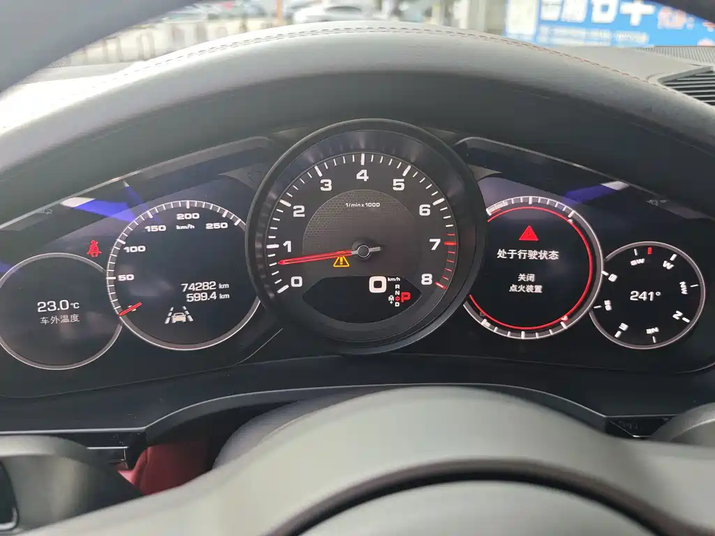 Porsche Cayenne — миниатюра 13