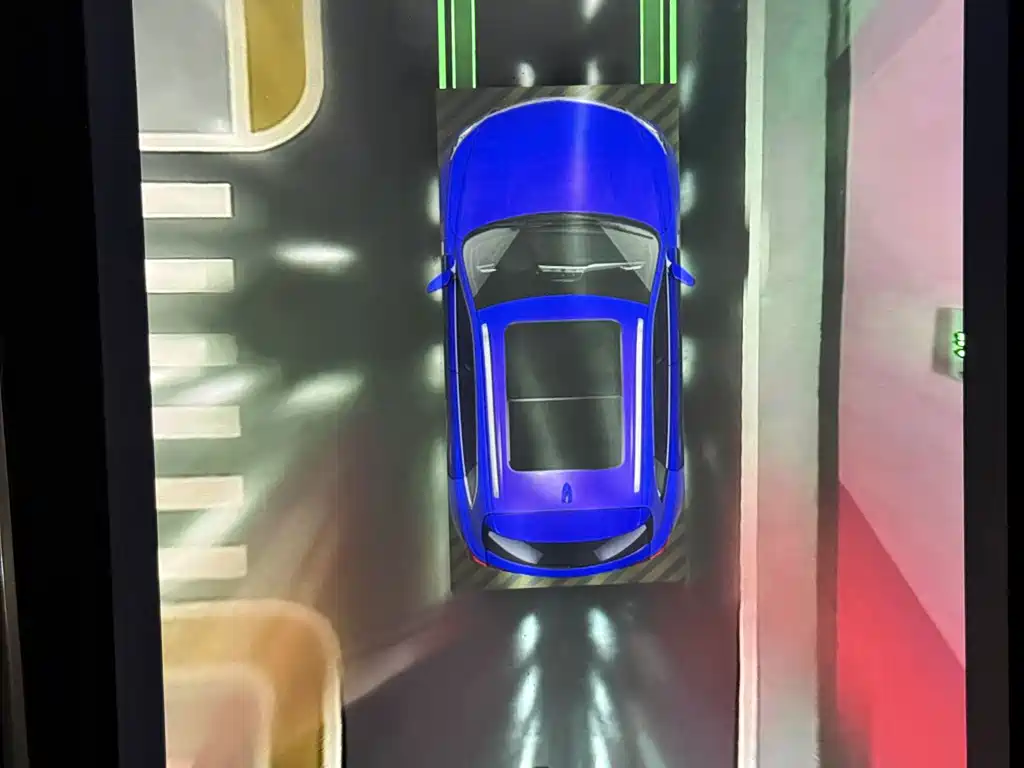 Roewe MARVEL X — миниатюра 11