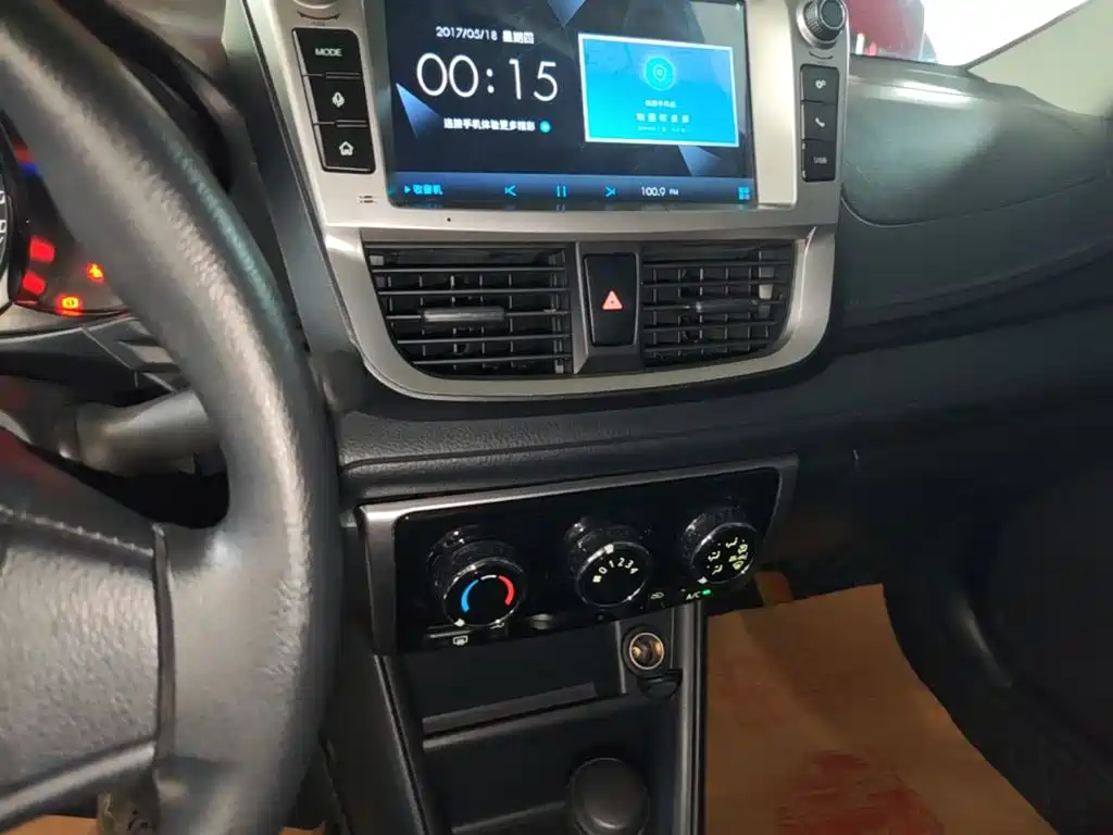 Toyota Yaris L — миниатюра 13
