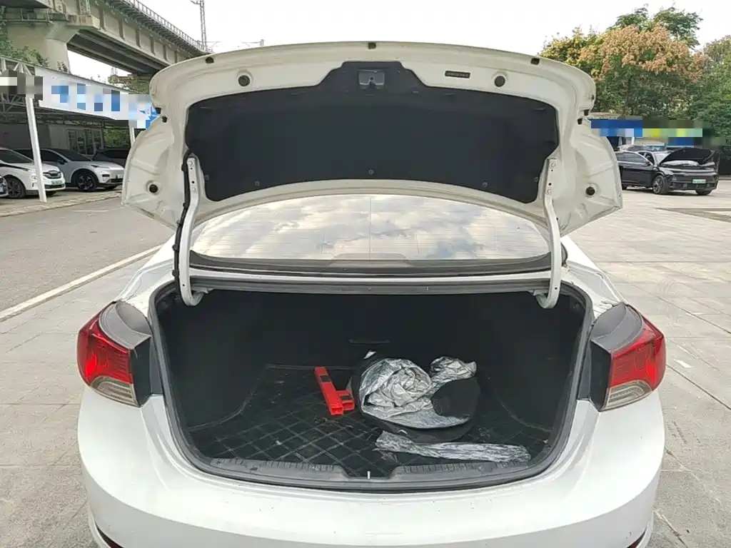 Hyundai Elantra Langdong — миниатюра 19