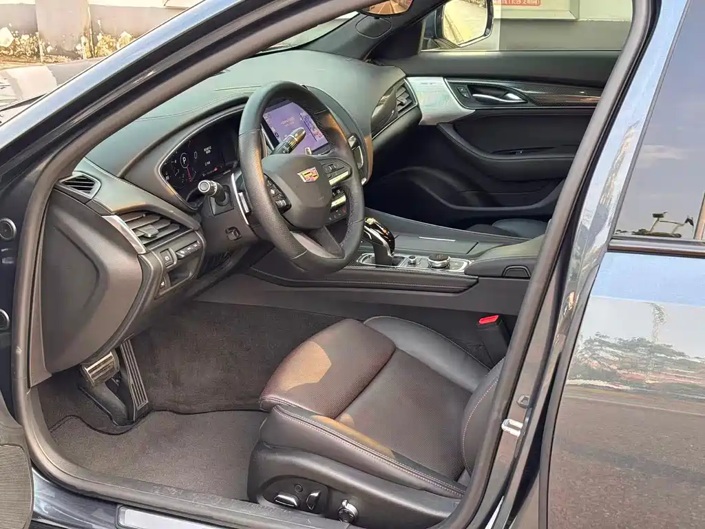 Cadillac CT5 — миниатюра 4