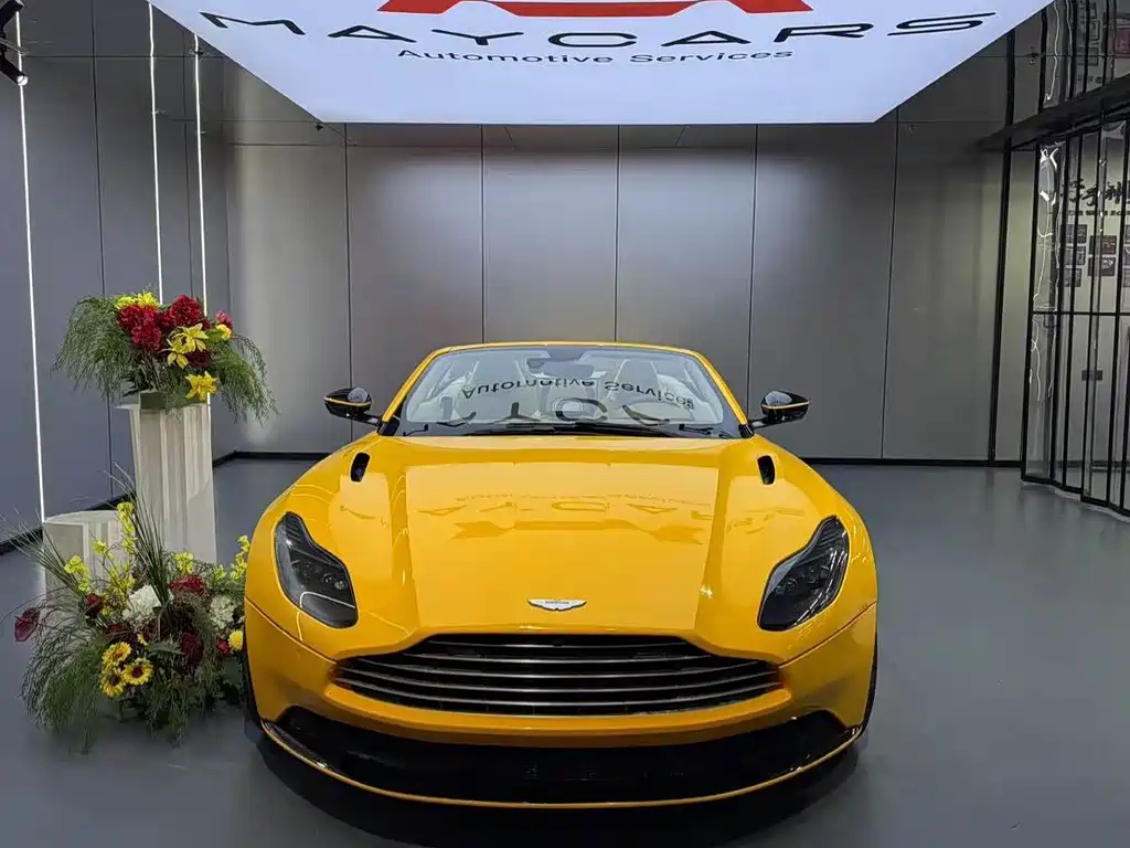 Aston Martin DB11 — миниатюра 2