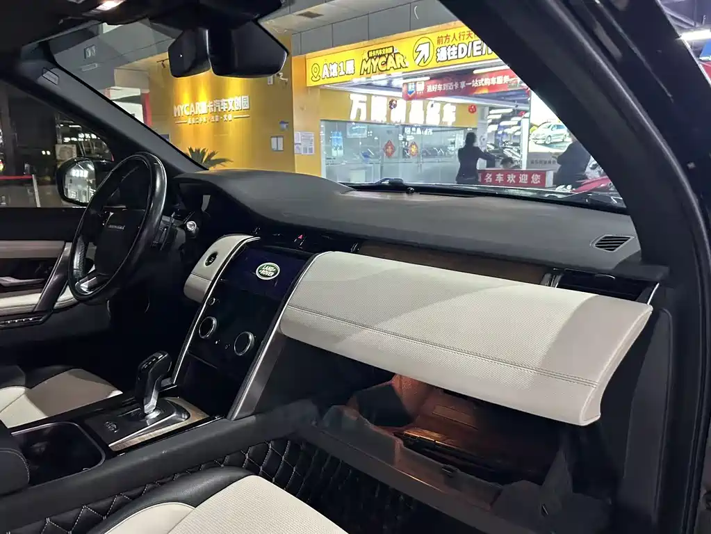 LAND ROVER DISCOVER SPORTS