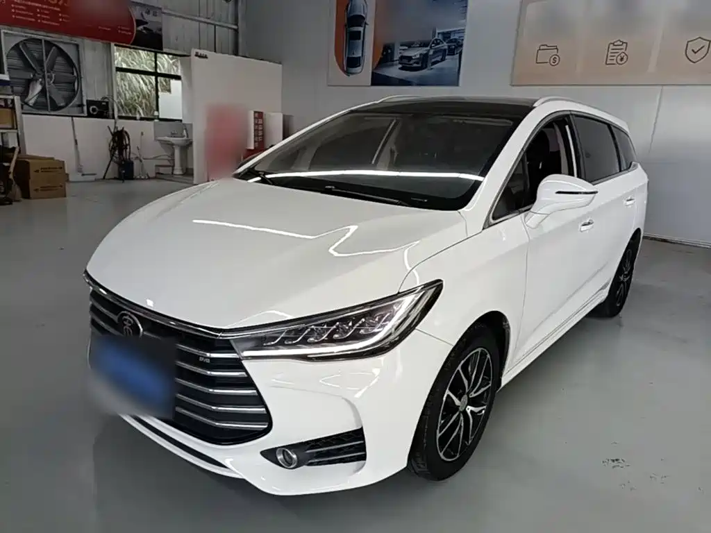 BYD MAX