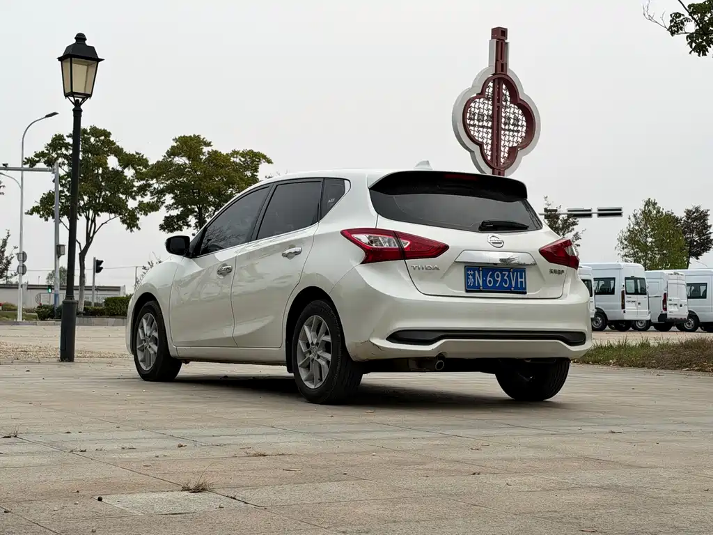 Nissan Tiida — миниатюра 6