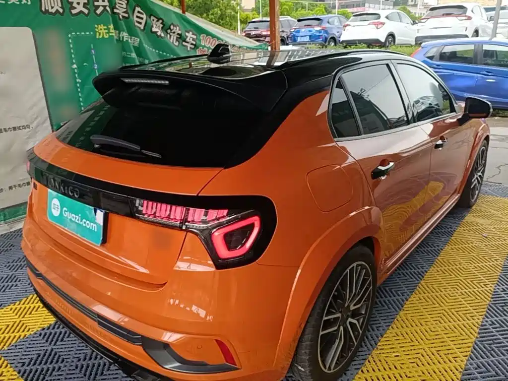 Lynk & Co 02 Hatchback — миниатюра 7