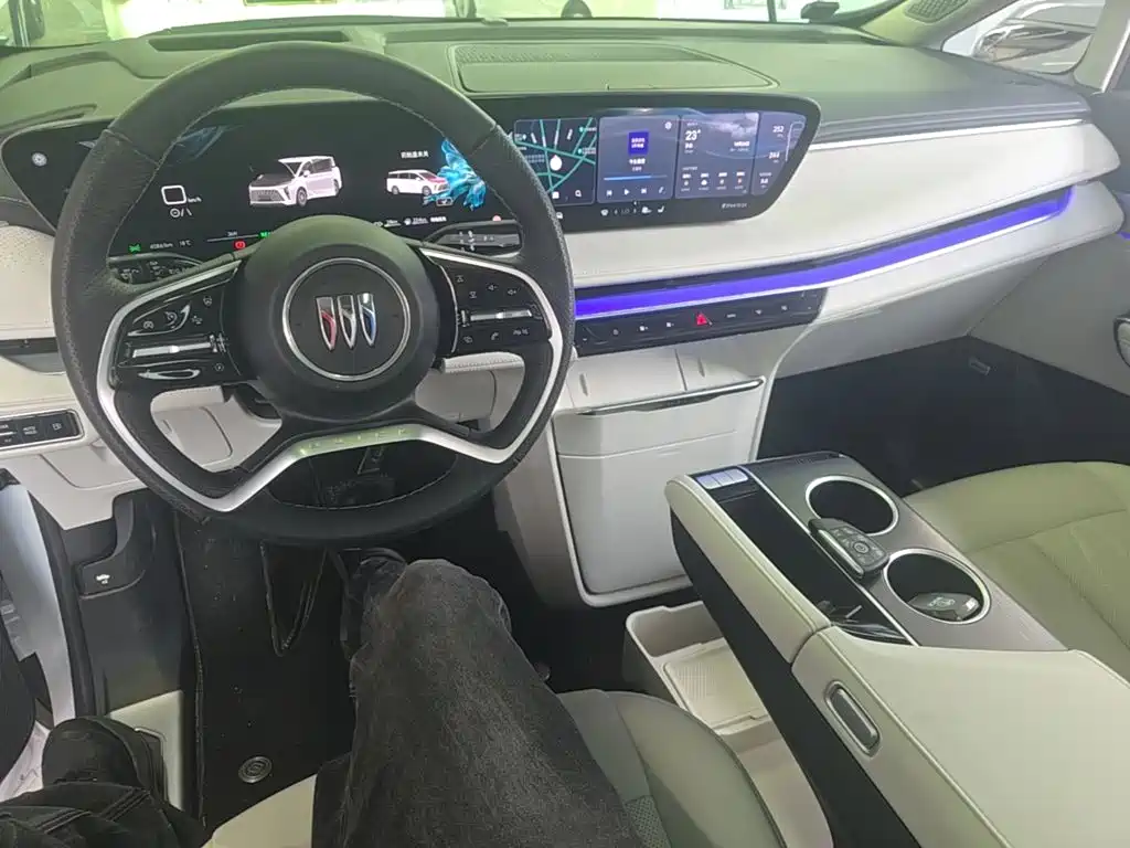 Buick GL8 Hybrid — миниатюра 10