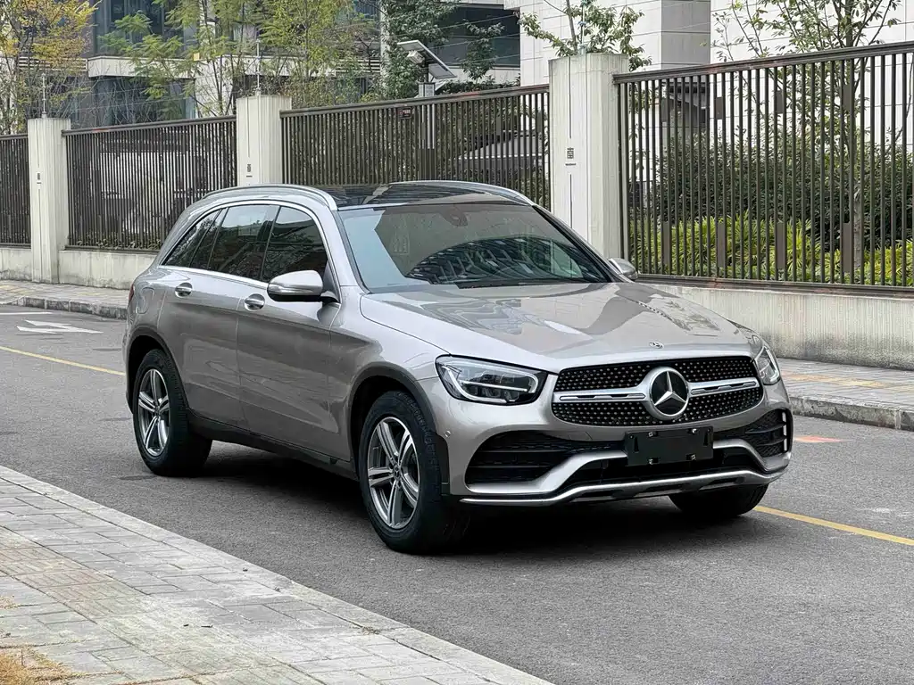 MERCEDES-BENZ GLC