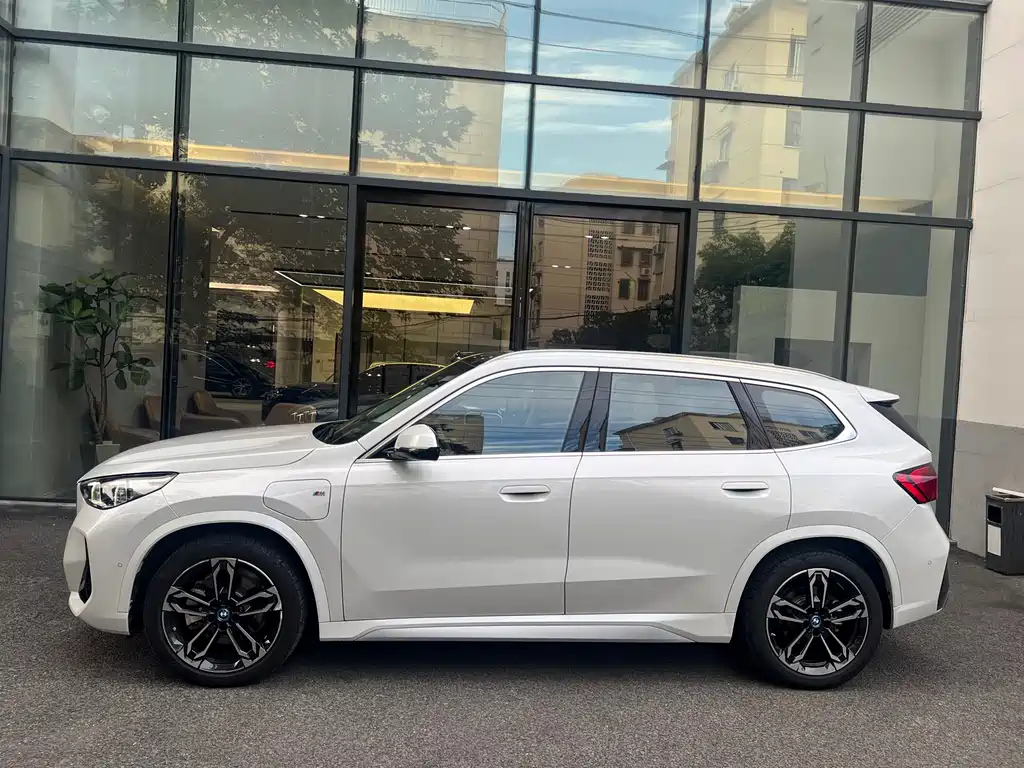 BMW iX1 2023 xDrive30L M Sport