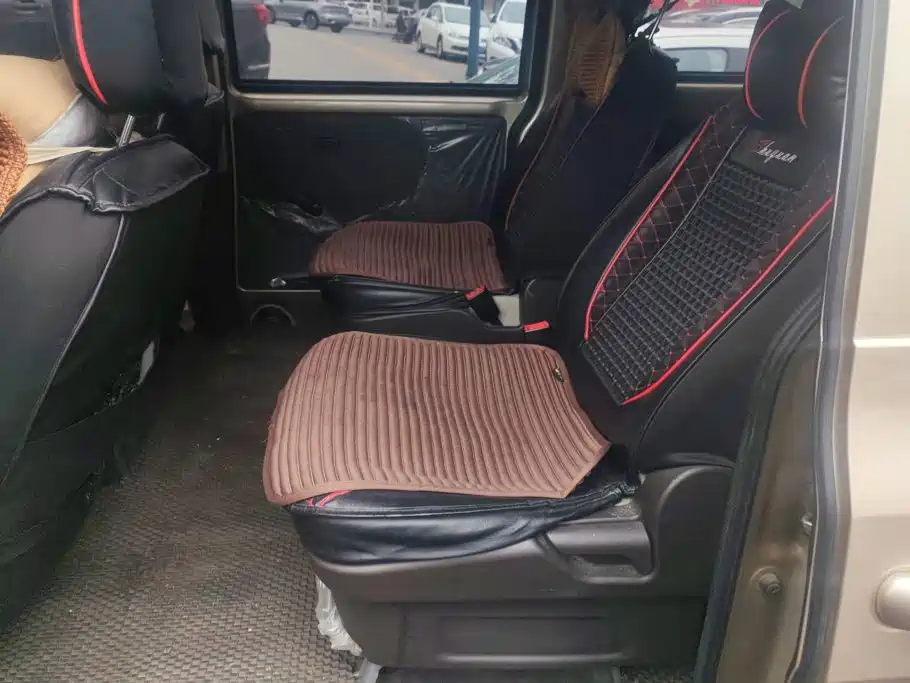 Wuling Hongguang V — миниатюра 11