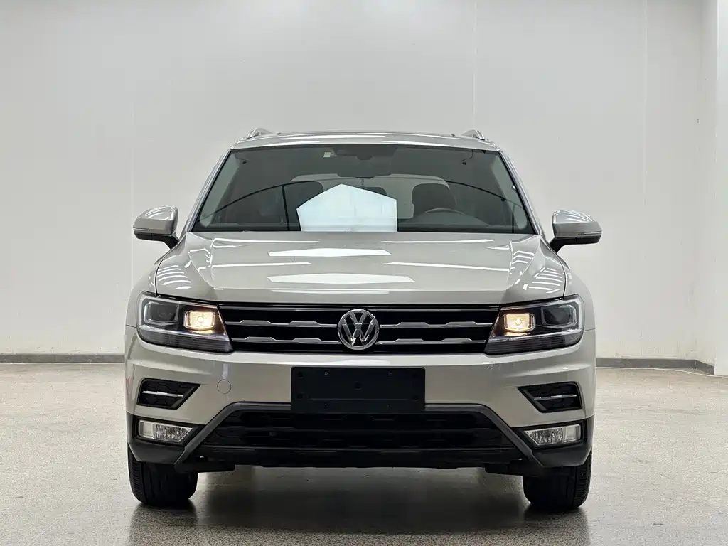 Volkswagen Tiguan L — миниатюра 2