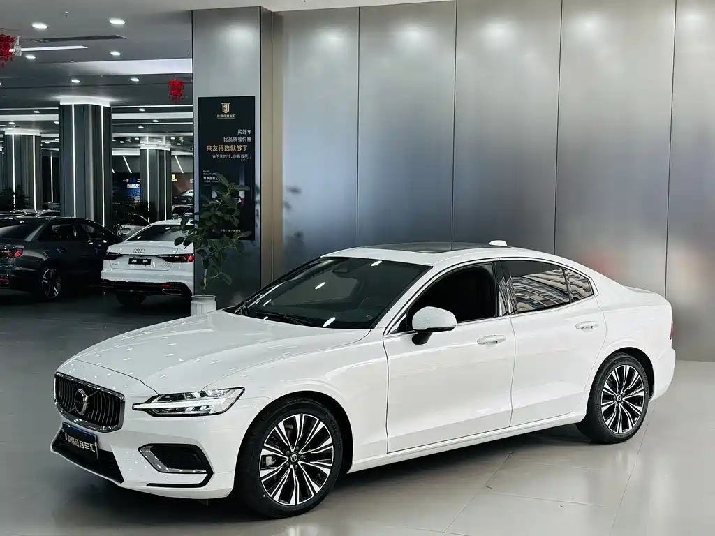 Volvo S60 2023