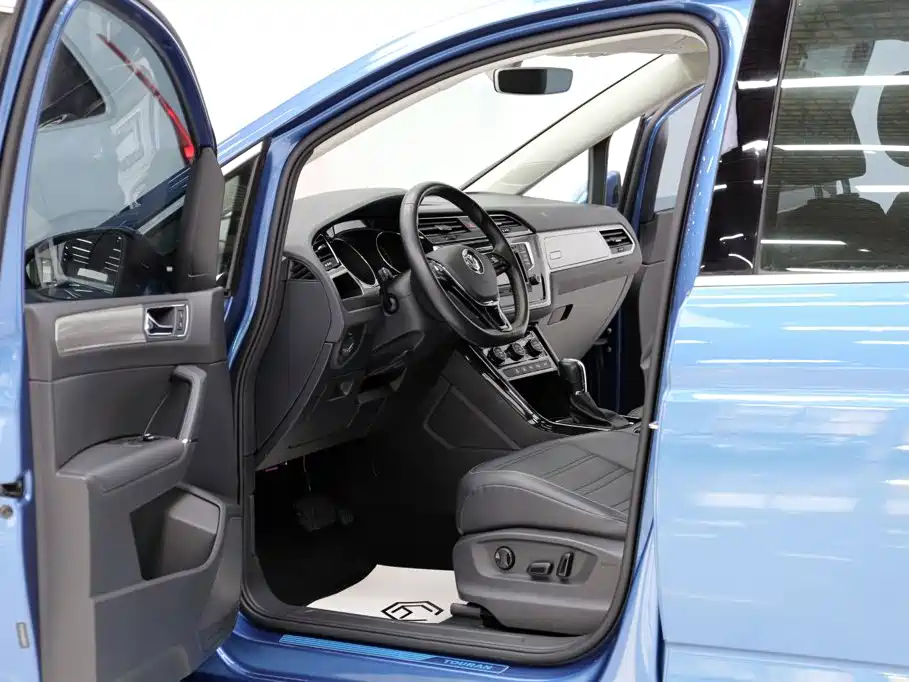 Volkswagen Touran — миниатюра 5