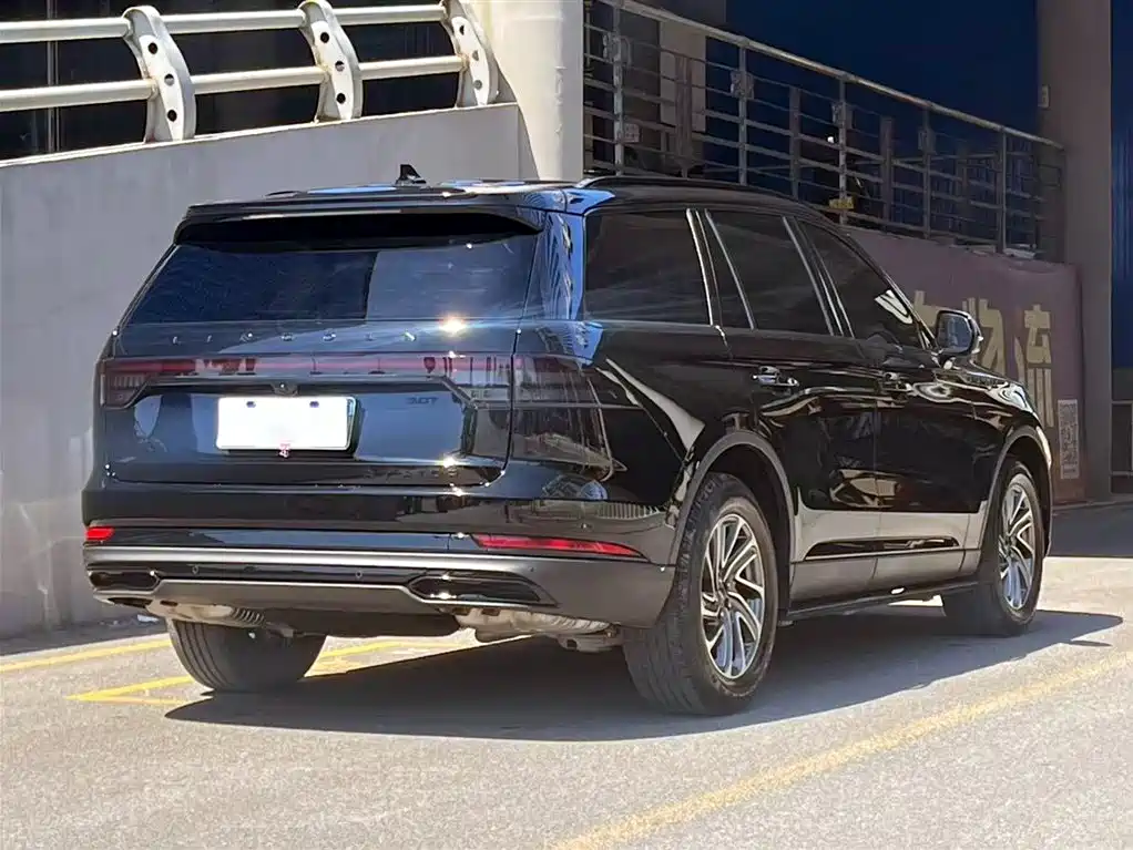 Lincoln Aviator 2023 3.0T V6 Premium мест