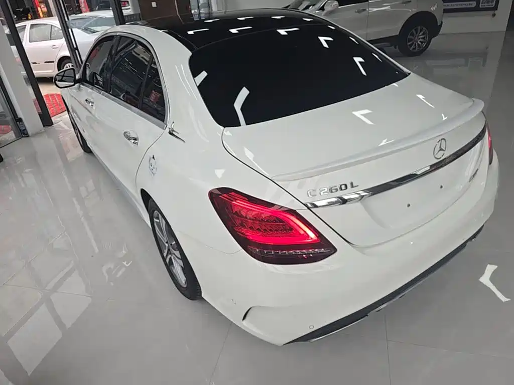Mercedes-Benz C-Class — миниатюра 5