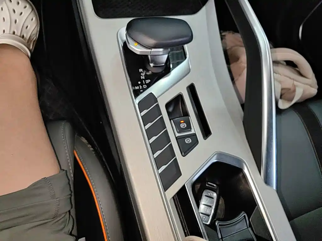 Geely Binyue — миниатюра 14