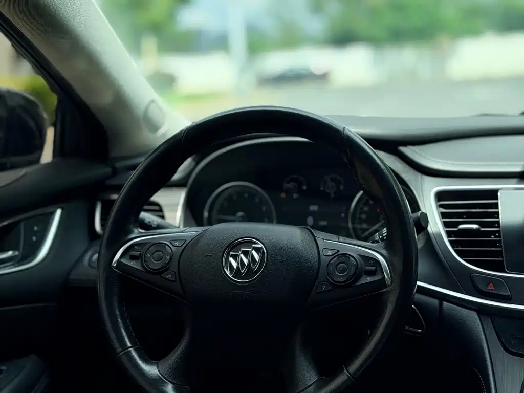 Buick LaCrosse — миниатюра 8