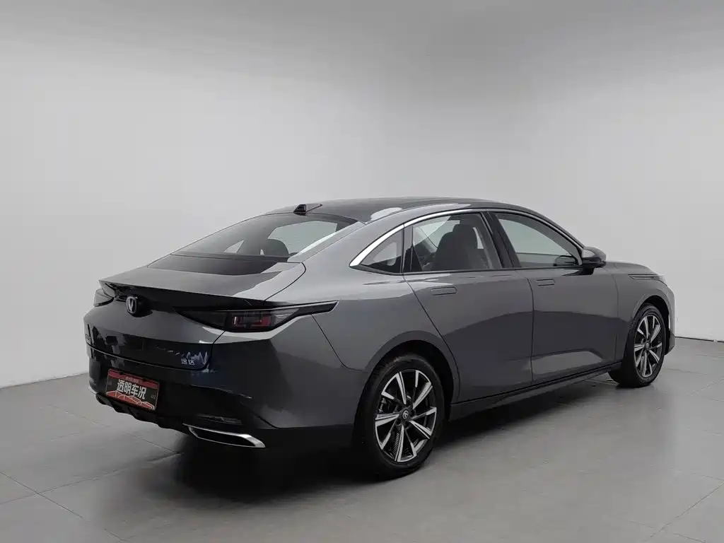 Changan Yida — миниатюра 2