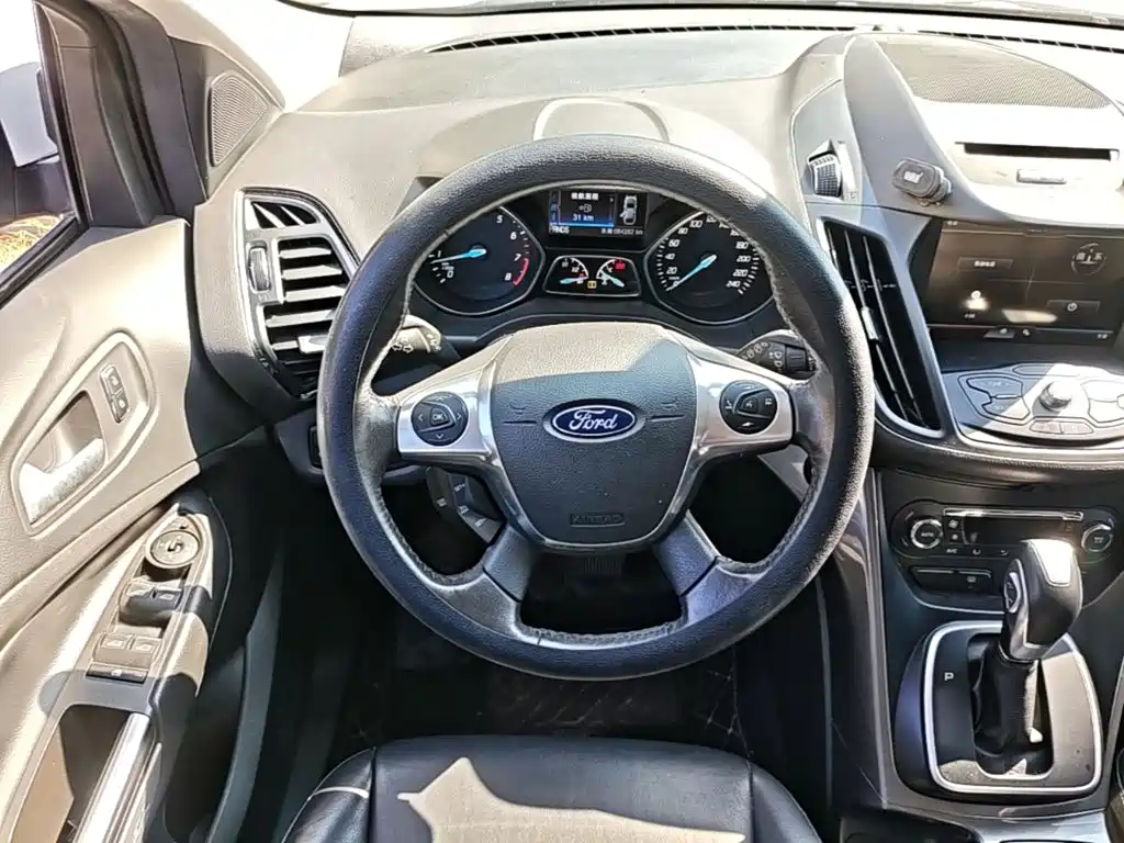 Ford Kuga — миниатюра 11