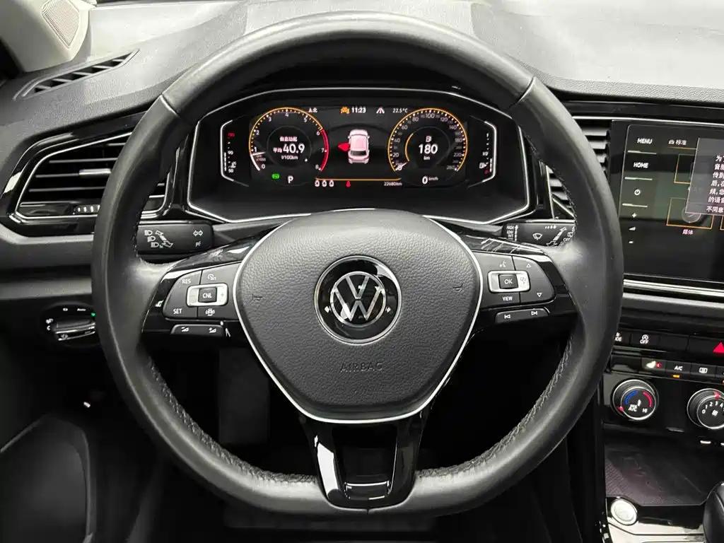 Volkswagen T-Roc — миниатюра 3