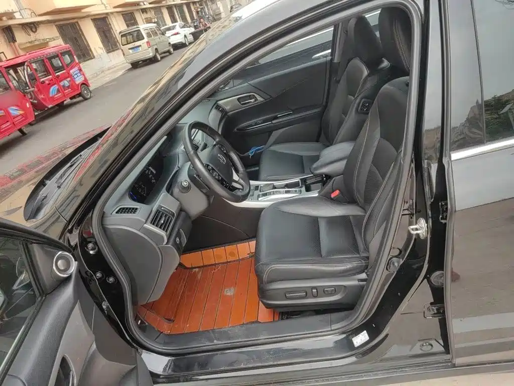 Honda Accord — миниатюра 16