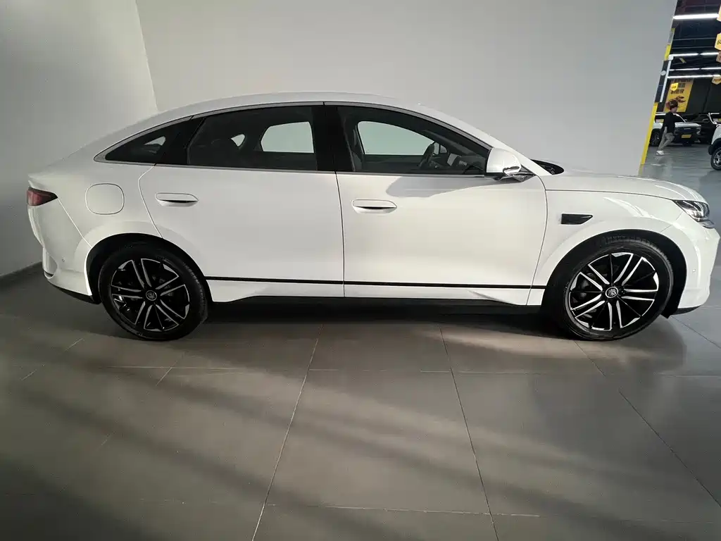 BYD Qin L — миниатюра 8